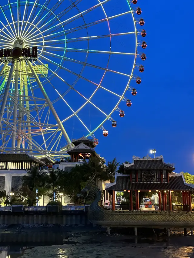 A Place to See an Incredibly Large and Beautiful Ferris Wheel