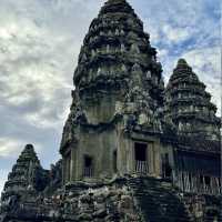 Angkor Wat : Timeless elegance