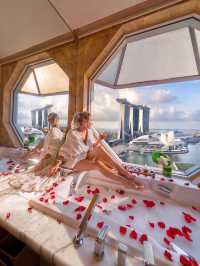 The best hotel bathtub view in Singapore 🛁🇸🇬