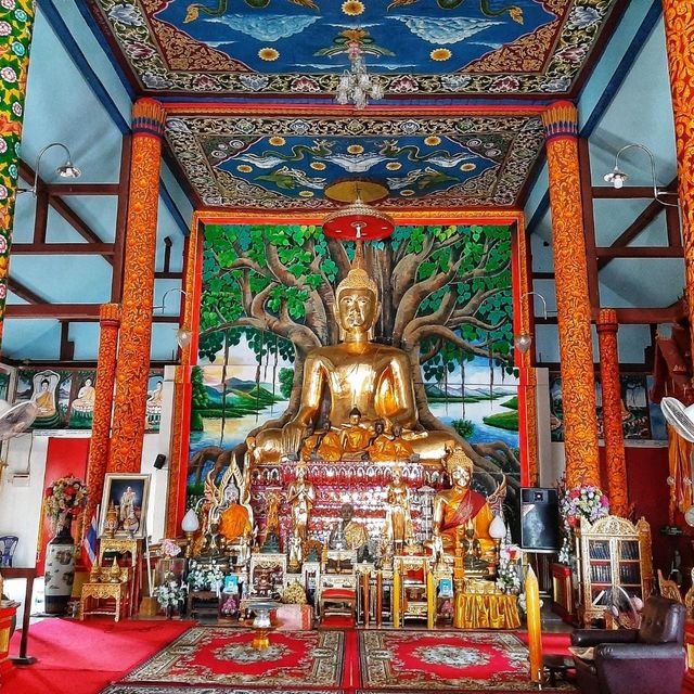 สักการะพระธาตุจอมแว่ 1ในพระธาตุ 9 จอม