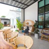 คาเฟ่และร้านจักสานบรรยากาศสุดชิลล์คลอง9