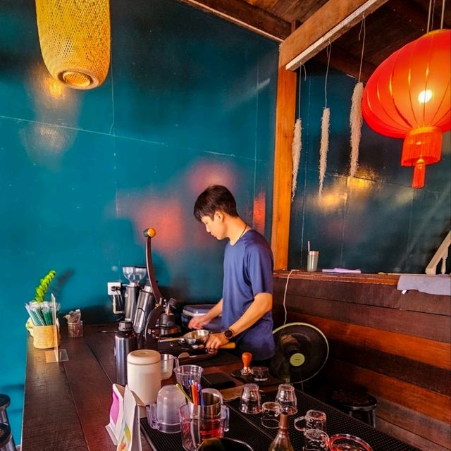 Bas's Room Cafe