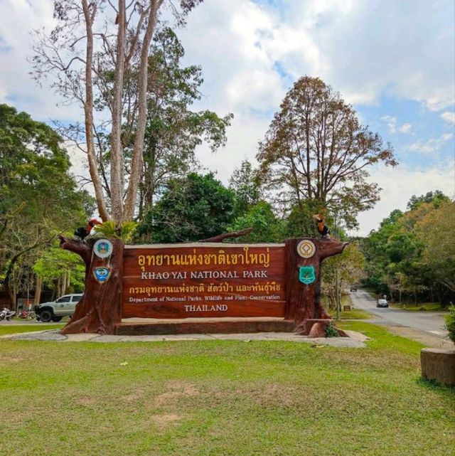 โบกรถ..ขึ้นอุทยานแห่งชาติเขาใหญ่