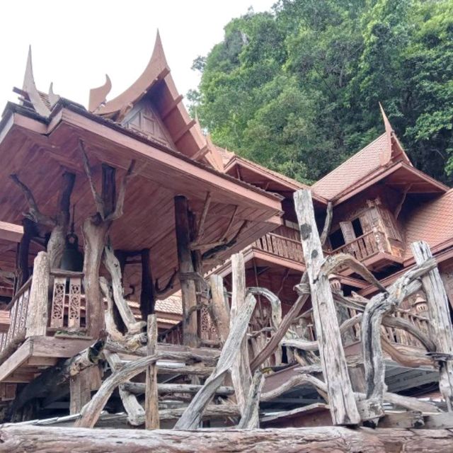 อุโบสถไม้ทรงศาลพระภูมิ วัดถ้ำเขาวง🌟