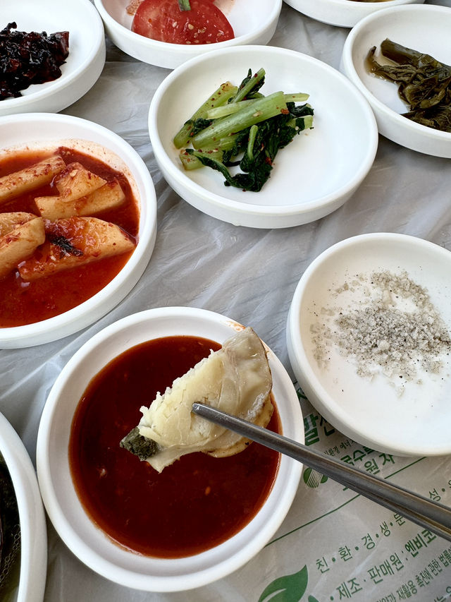 푸짐한 해산물과 토종닭의 조화