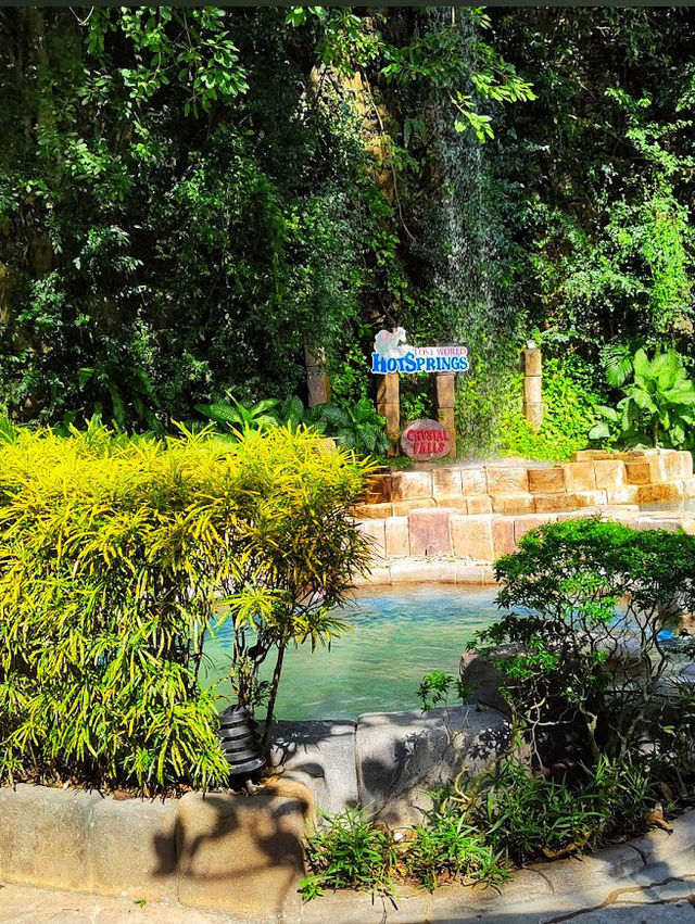 🇲🇾 Relax and Rejuvenate: Hot Springs at Lost World of Tambun
