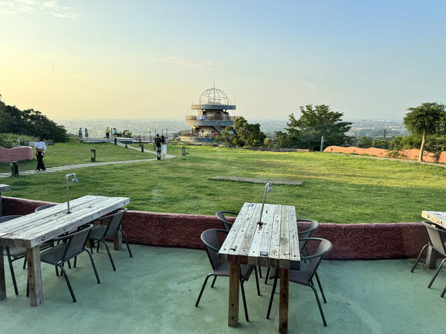 新竹湖口-空ㄟ咖啡 看夜景、夜夕陽的景觀咖啡廳|寵物友善餐廳可帶狗、有廣大的草皮 新竹湖口-空ㄟ咖啡 看夜景、夜夕陽的景觀咖啡廳|寵物友善餐廳可帶狗、有廣大的草皮