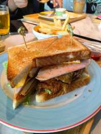 Healthy and Fresh Meals in Flight Club at KLIA1