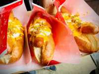 ของอร่อยใน USJ : Premium Quality Hot Dogs