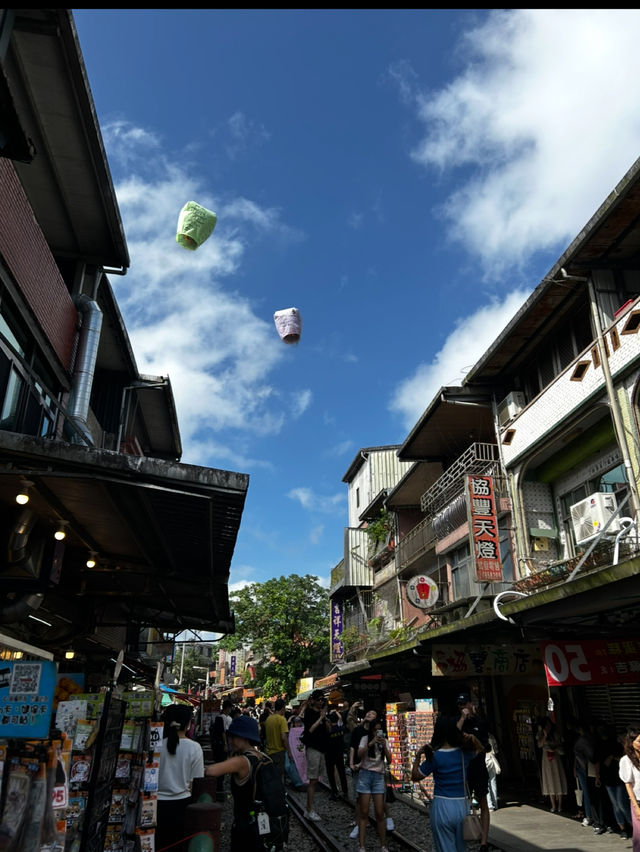 🏮 平溪老街 | 時代を超えたノスタルジックな旅
