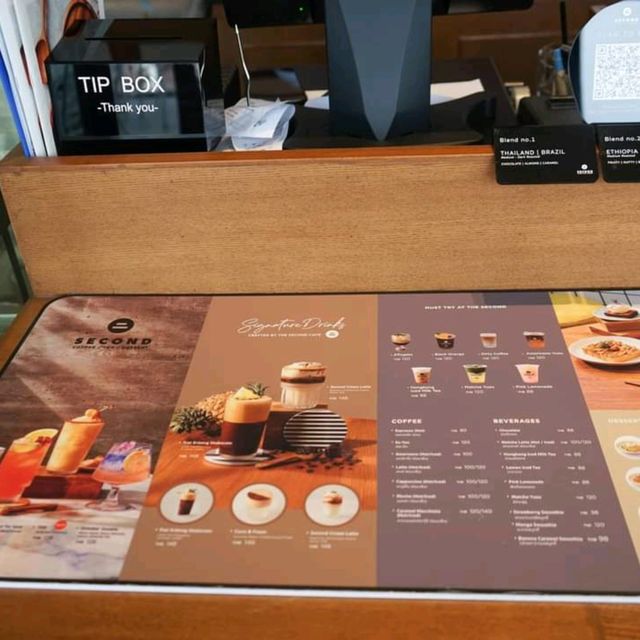 พามาคาเฟ่ วังหลัง  วิวดี ริมแม่น้ำเจ้าพระยา