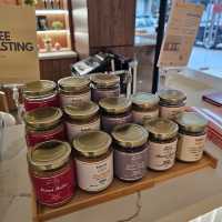 Crumble & Cream Café: A Delightful Treat at Iconic Hotel