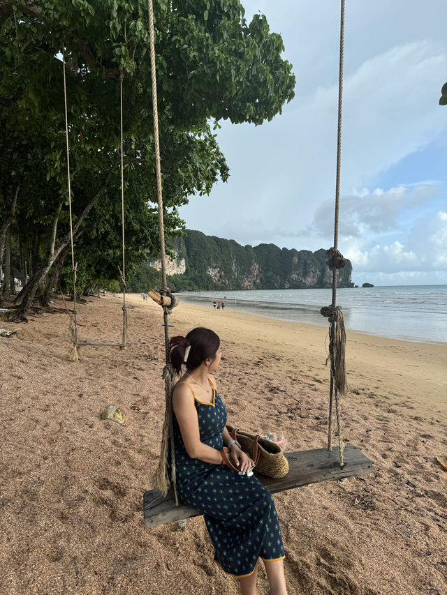 เดินเล่นชมพระอาทิตย์ตก หาดอ่าวนาง 🏝️ กระบี่