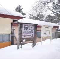 青森景點|搭冬季限定津輕鐵道暖爐列車（ストープ列車）到東北賞雪