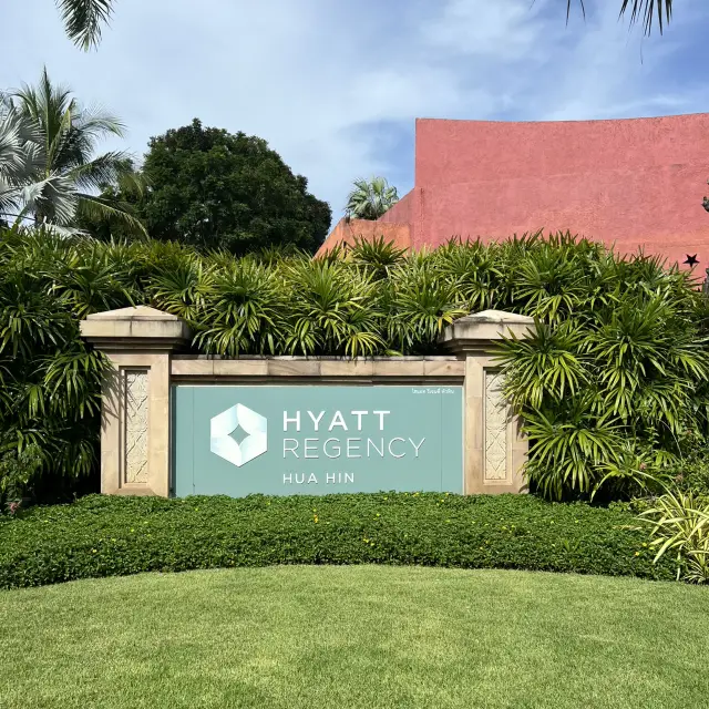 Hyatt Regency Hua Hin: A Perfect Blend of Dining, Entertainment, and Relaxation