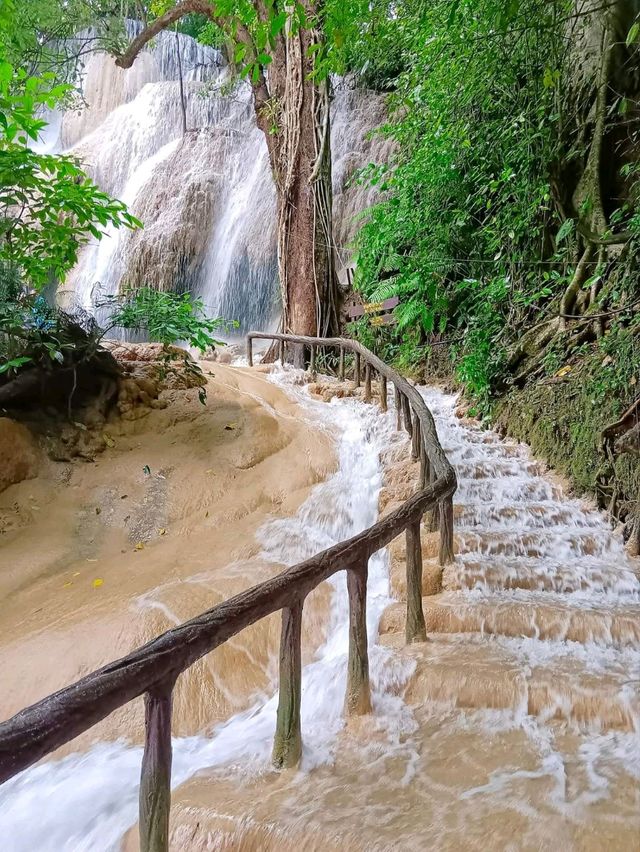 น้ำตกไทรโยคน้อย จ.กาญจนบุรี