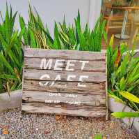 MEET CAFE