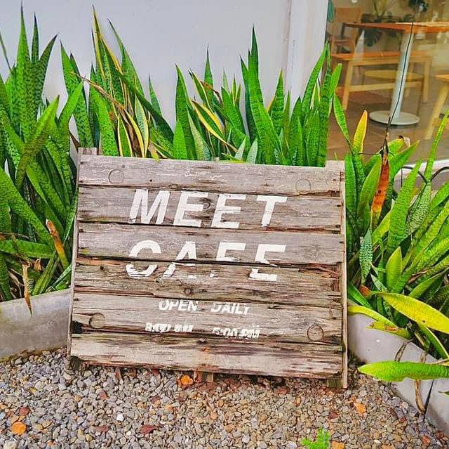 MEET CAFE