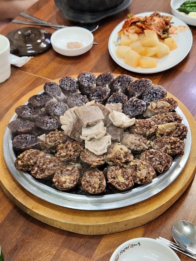 💛울진여행 중 든든하게 한끼 할 수 있는, "무봉리토종순대국 죽변점"💛