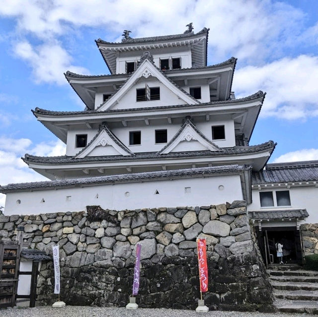 岐阜景點｜乘風而起、山嵐繚繞~日本最美山城—郡上八幡城