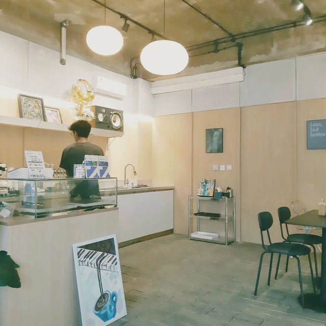 Moonshop by the sea