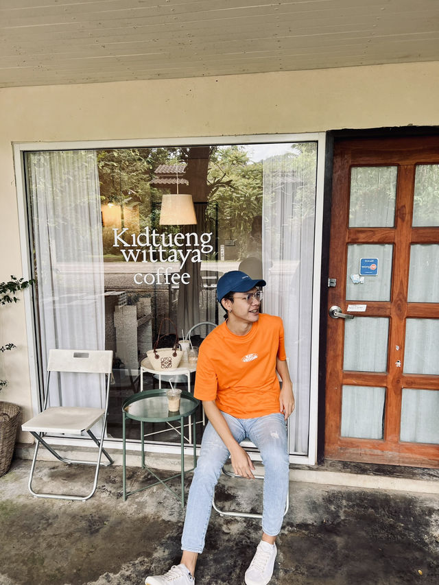 คิดถึงวิทยา คาเฟ่กลางหุบเขาแม่แตง วิวล้านล้าน 🌲☕