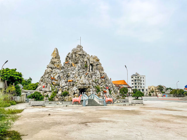 Thánh Đường Giáo Xứ Lãng Vân...닌빈 대성당..