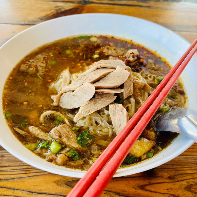 ก๋วยเตี๋ยวเป็ด-ตามสั่งร้านอร่อยเจ้าดัง ราคาไม่แพง