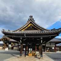 京都旅行，靜謐莊嚴的西本願寺。