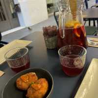 道端オシャレ✨テラスランチ🍴🥘🦐