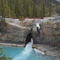 Maligne Lake: Serenity in the Canadian Rockies