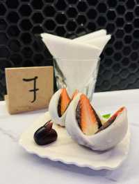 Mochi Lovers Rejoice! This Dessert is Pure Bliss” 🍓🥢