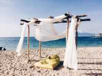Tropical Bliss at Lakawon Island: Sun, Sand & the TawHai Floating Bar