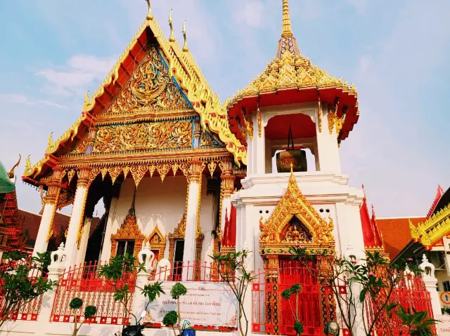 泰國曼谷市中心湄南河畔著名皇家寺廟景點：Wat Phlapphla Chai，適合打卡拍照📸冥想