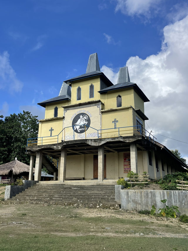 The Yellow Church of Makamenggit: A Unique Architectural Treasure ⛪✨ 