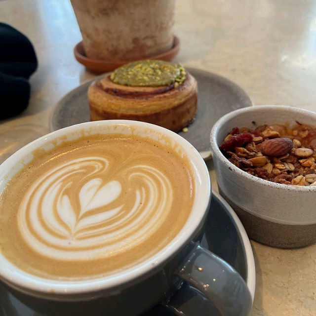 Nice cafe with central location