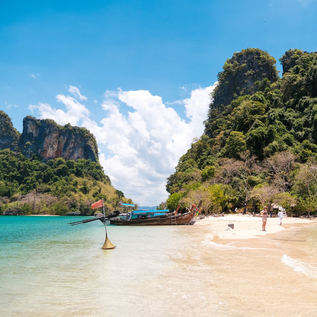 One day trip เที่ยว “เกาะห้อง” จ.กระบี่ 🛥️🌊🏝️