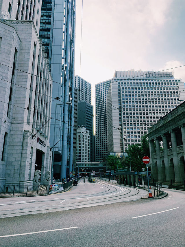 Hong Kong Central: A Skyscraper Wonderland 🏙✨