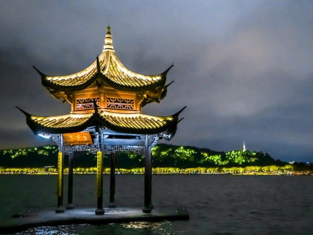  Exploring Hangzhou's West Lake: The China's natural gem!