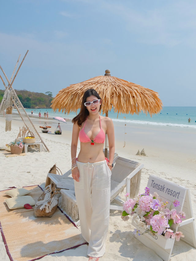 ต้นสักคาเฟ่ หาดทรายแก้ว เกาะเสม็ด