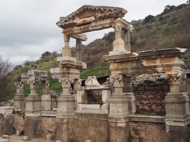 🇹🇷世界遺産・🏛️ エフェソス遺跡 – 古代ローマが息づく壮大な都市遺跡