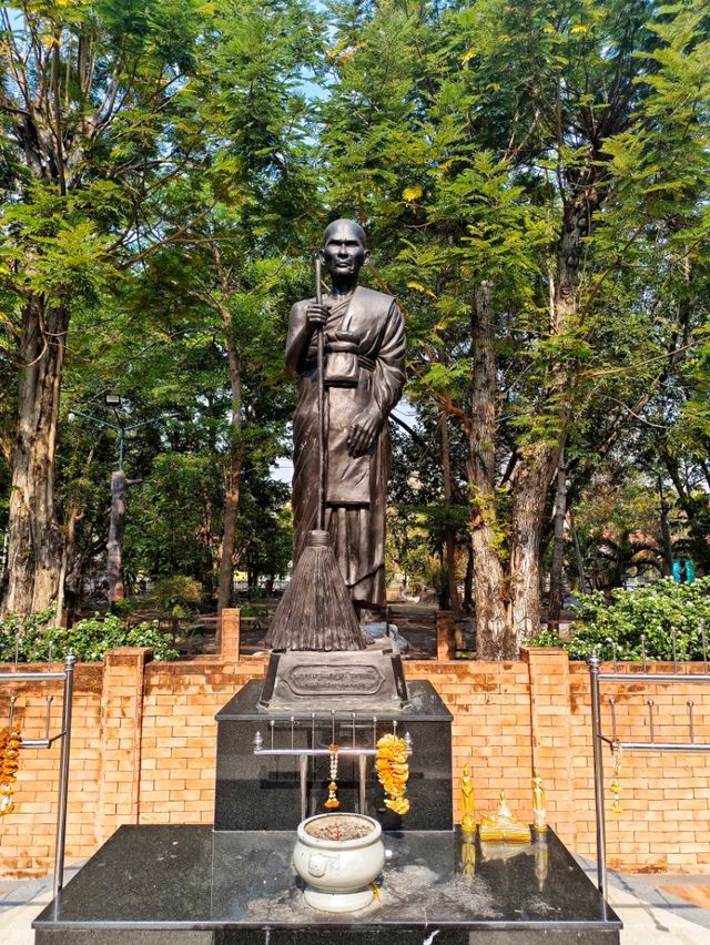 ไหว้พระ สิ่งศักดิ์สิทธิ์วัดท้ายเมือง