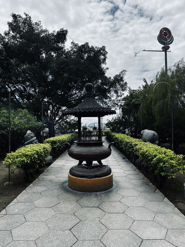 🌿 A Penangite’s Love Letter to Kek Lok Si Temple 🌸