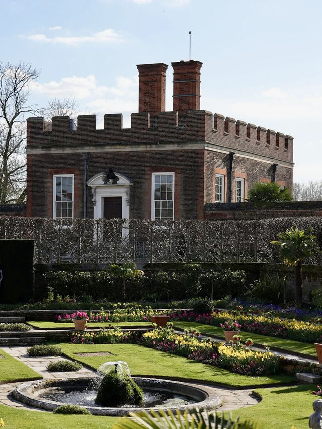 Hampton Court Palace