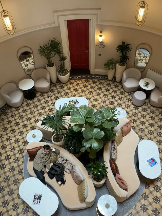 A Gorgeous Stay in the Heart of Edinburgh 🏨