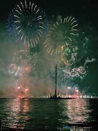 【横浜🚢みなとみらい】迫力が凄い🎇二万発の花火が25分間上がる‼️