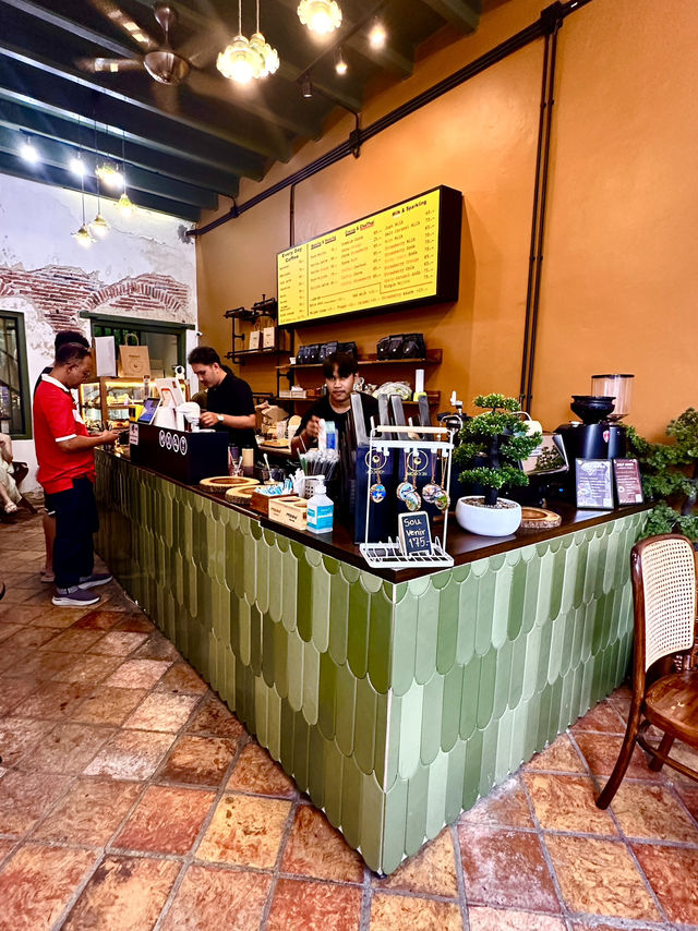 Moooon Cafe: A Cozy Gem in Songkhla Old Town