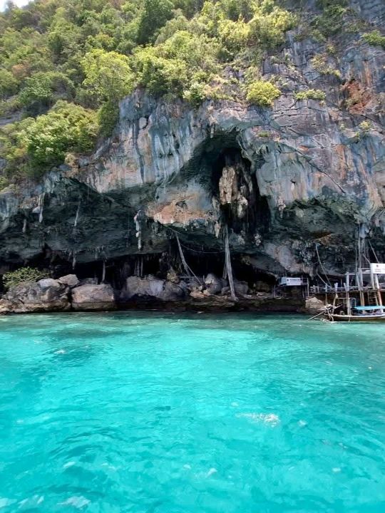 อ่าวมาหยา เกาะพีพีเล