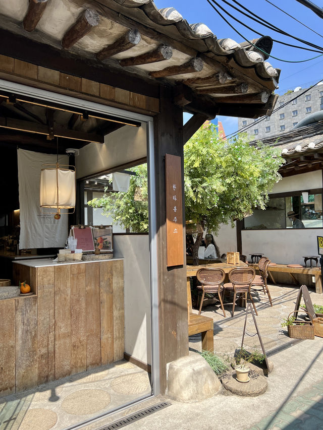 益善洞 ジャヨンドソグムパン併設カフェでパンとドリンク