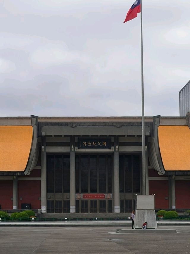 A Quiet Walk Through Culture in Taipei